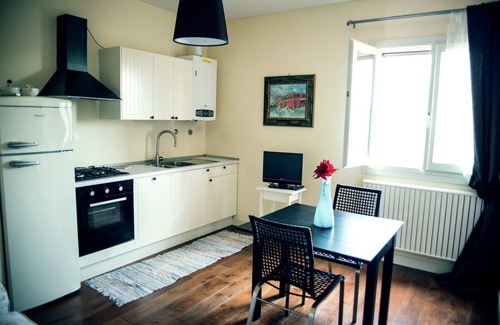 Passano Apartment | San Marino Poolside Stay