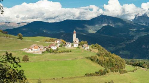 Castelrotto Hotel | SAN PIETRO DOLOMITI Small Budget Hotel
