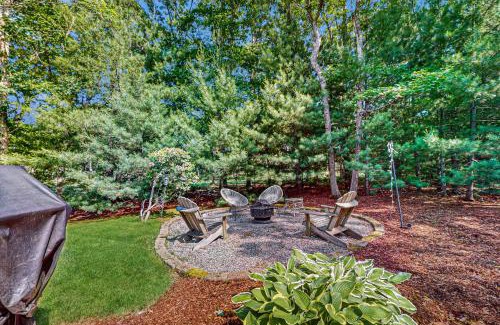 East Falmouth House | Sanctuary In The Woods