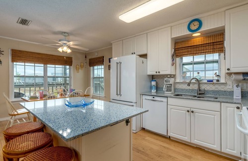 Dauphin Island House | Sand Digs! Adorable Gulf Beachside, 2 Bedroom, 2 Bath, Pet Friendly!