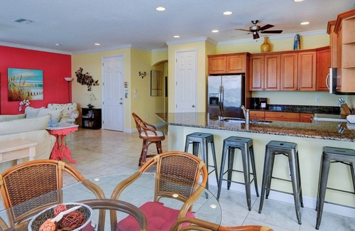 Bradenton Beach Condo | Sand Dollar Villa in Bradenton Beach