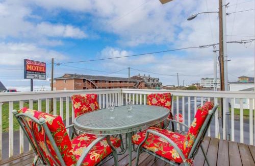 Rockaway Beach House | Sand to Forest