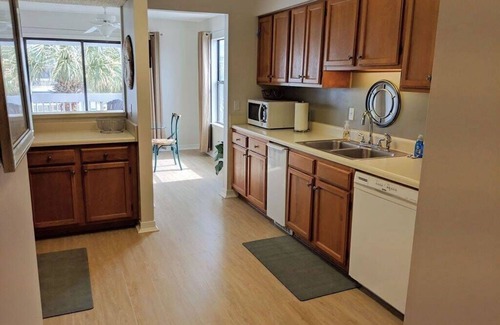 Gulf Shores Condo | Sandalwood: Sea Oats-3BR 2BA-Gulf/Pool View-Beach & Lagoon Access-King Bed