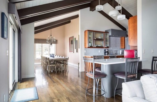 Cedar House | Sandbar Cedar Cottage on Lake Leelanau