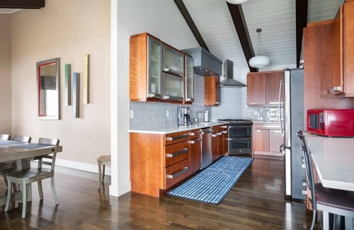 Cedar House | Sandbar Cedar Cottage on Lake Leelanau