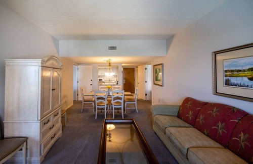 Fernandina Beach Condo | Sandcastle Court #220 -Kitchen | 1 Bed, 1 Bath