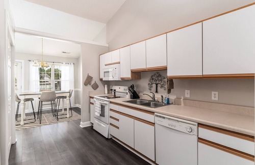 Greenville House | Sandee’s Shanty - Spacious 3 bedroom 2 Bath home with room for 6