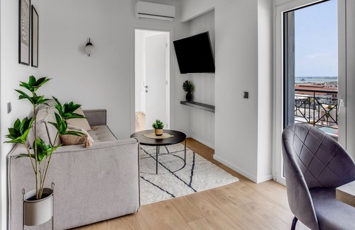Thessaloniki Apartment | Sanders Arch - Charming 1-bdr Apt w Balcony