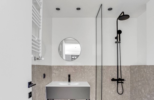 Thessaloniki Apartment | Sanders Arch - Darling 1-bdr Apt w Balcony