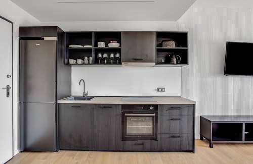 Thessaloniki Apartment | Sanders Arch - Pleasant 1-bdr Apt w Balcony