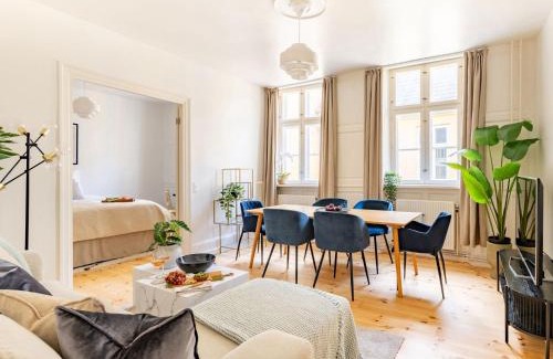 Copenhagen City Centre Apartment | Sanders Tivoli 2, Spacious 3 Bedroom near Tivoli