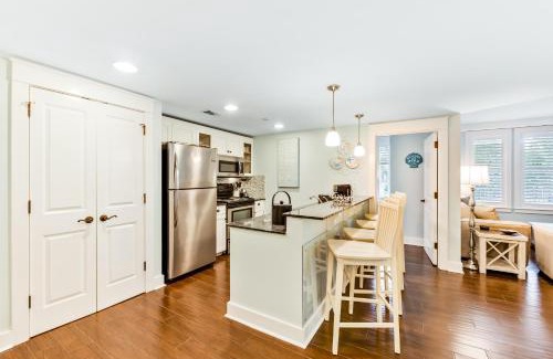 Baytowne Wharf Apartment | Sandestin Baytowne Wharf 449 Market St Inn