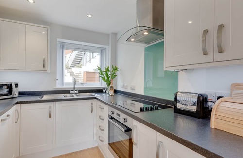 Brixham Apartment | Sandpiper 2 - Two Bedroom Apartment, Sleeps 4