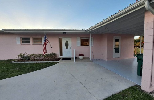 Port Saint Lucie House | Sandpiper Bay Breeze On A Lake By The Golf Course (Club Med Area)