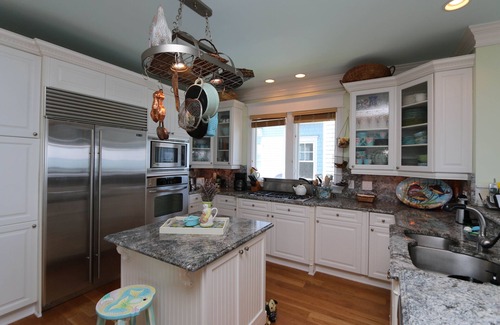 Wrightsville Beach House | Sandpiper Cottage - Oceanfront home with gourmet kitchen, Jacuzzi and more