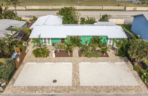 Satellite Beach Apartment | Sandpiper Cottage Near Beach