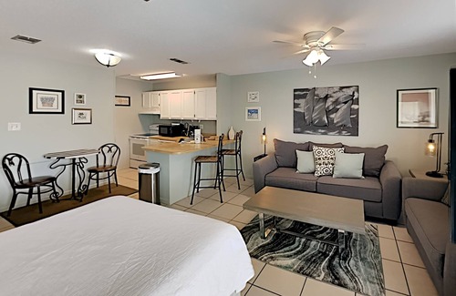 Holiday Isle Condo | Sandpiper Cove #8210 |Studio Condo with Quick Beach Access!