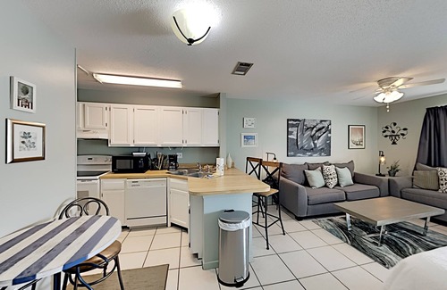 Holiday Isle Condo | Sandpiper Cove #8210 |Studio Condo with Quick Beach Access!
