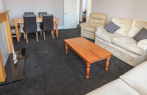 Rhos on Sea Cottage | SANDPIPER, family friendly, with a garden in Rhos-On-Sea