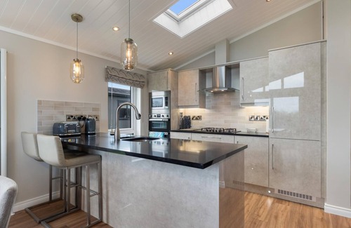 Penally House | Sandpiper - Luxury Lodge Close to Beach Pet Friendly