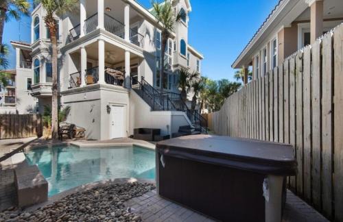 Destin House | Sandprint Cinema