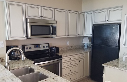 Myrtle Beach Condo | Sands Beach Club 414 2BR OCEANFRONT END UNIT, GORGEOUS VIEWS! ELECTRIC RECLINERS