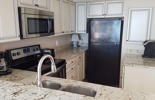 Myrtle Beach Condo | Sands Beach Club 414 2BR OCEANFRONT END UNIT, GORGEOUS VIEWS! ELECTRIC RECLINERS