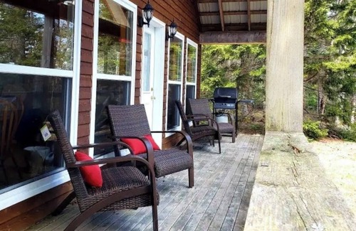 St. Martins Ski Chalet | Sandstone Chalets overlooking the Bay of Fundy - TRANQUILITY