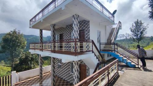 Ooty House | Sandy 4 Bhk Homestay - Only Adults Allowed