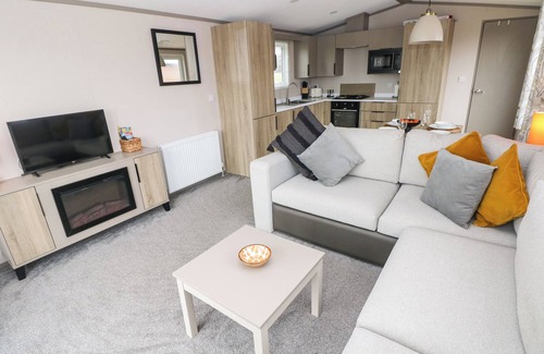 Hasguard Cross Cottage | SANDY BAY, pet friendly, with a garden in Little Haven