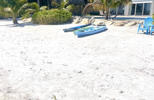 Islamorada House | Sandy Beach Cove🏝️🏖️ Gated Private Beach Home Plus Cottage Oasis , With Dock
