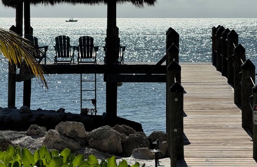 Islamorada House | Sandy Beach Cove🏝️🏖️ Gated Private Beach Home Plus Cottage Oasis , With Dock