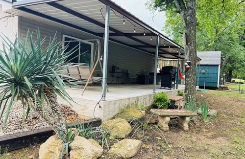 Sulphur Cabin | Sandy Creek Hideaway -Couples Cabin -Hot Tub