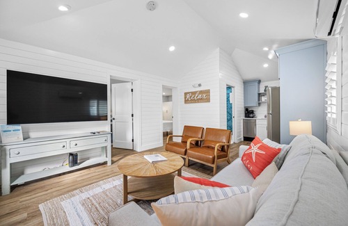 Indian Rocks Beach House | Sandy Feet Retreat - Perfect Walk-to-Beach Cottage!
