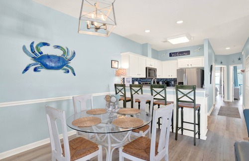 Tybee Island Condo | Sandy Feet Retreat 2bd/2ba Condo 500ft from Beach