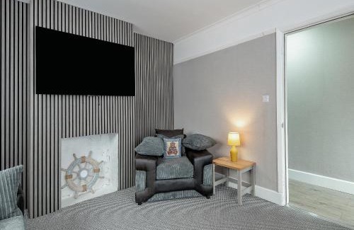 Chapel Saint Leonards House | Sandy Lodge