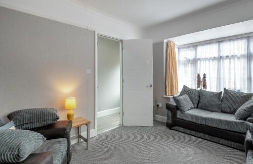 Chapel Saint Leonards House | Sandy Lodge