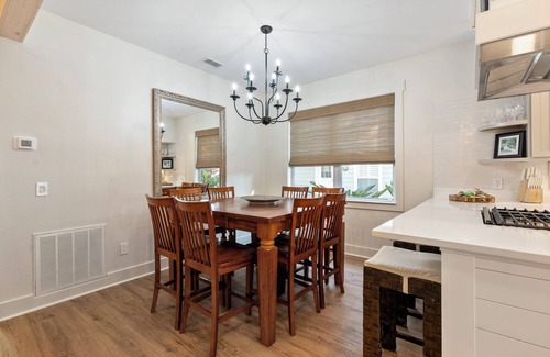 Gulf Mist House | Sandy Pause- Dog Friendly- Steps to the beach!