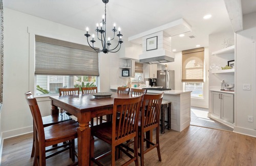 Gulf Mist House | Sandy Pause- Dog Friendly- Steps to the beach!