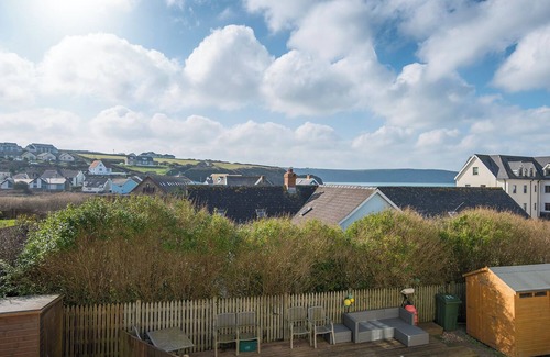 Little Haven House | Sandy Toes, Holiday Home Broad Haven, Sleeps 4, 2 bedrooms, bathrooms