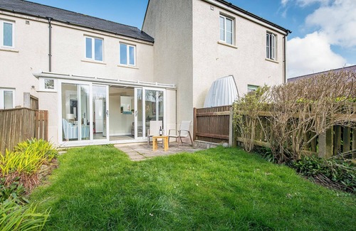 Little Haven House | Sandy Toes, Holiday Home Broad Haven, Sleeps 4, 2 bedrooms, bathrooms