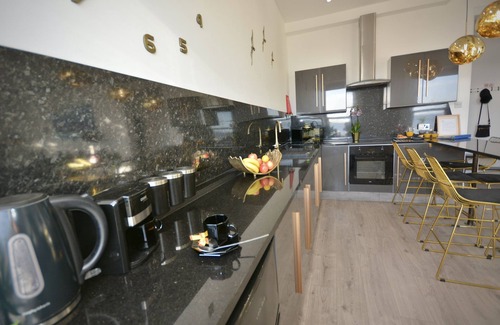 Torquay City Centre Apartment | Sandybanks Torquay - Seaview and Promenade Apartments