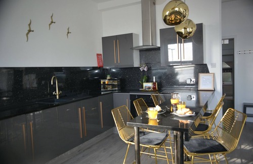 Torquay City Centre Apartment | Sandybanks Torquay - Seaview and Promenade Apartments