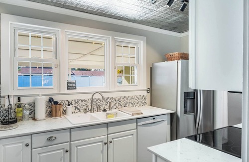 Sanford House | Sanford's Haven, 3 bedroom, Sleeps 7