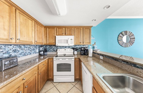 Gulf Shores Condo | Sanibel 1106 - FALL IS IN THE AIR - ENJOY THE GULF BREEZES - BOOK NOW!