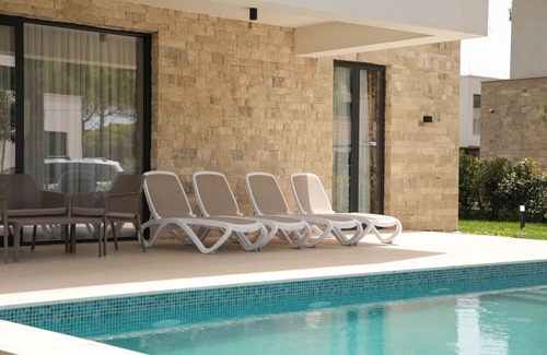 Ishem Apartment | Sanpietro Vacation Deluxe Villa