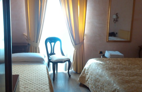Paola House | Sant'Agostino Guest Rooms