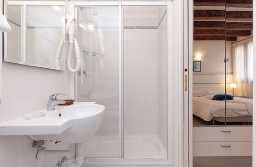 Dorsoduro House | Santa Margherita Guesthouse