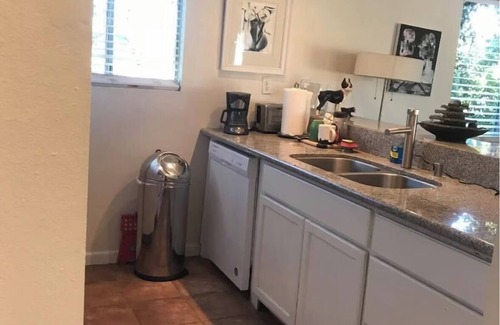 Mar Vista Apartment | Santa Monica top floor pad