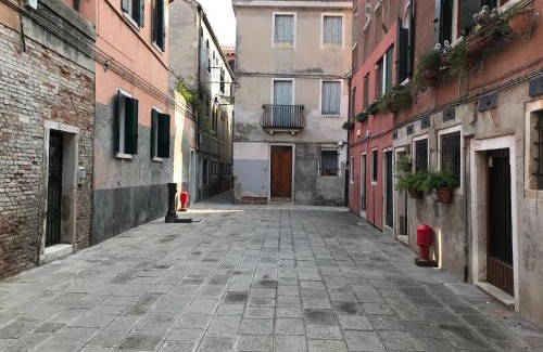 Cannaregio Apartment | Santi Apostoli Apartment